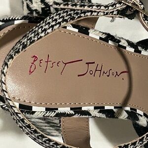 Betsey Johnson Houndstooth Sandals in Black and White